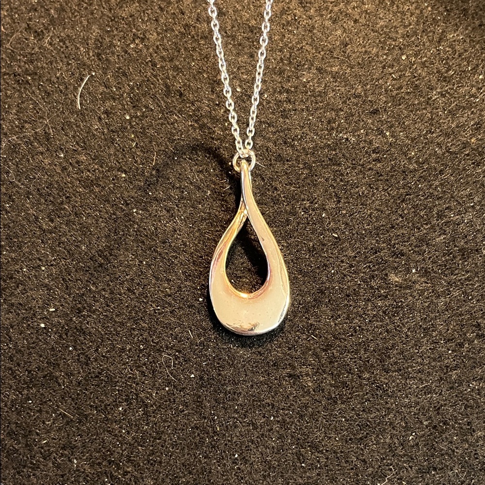 Elegant Silver Tone Teardrop Pendant Necklace